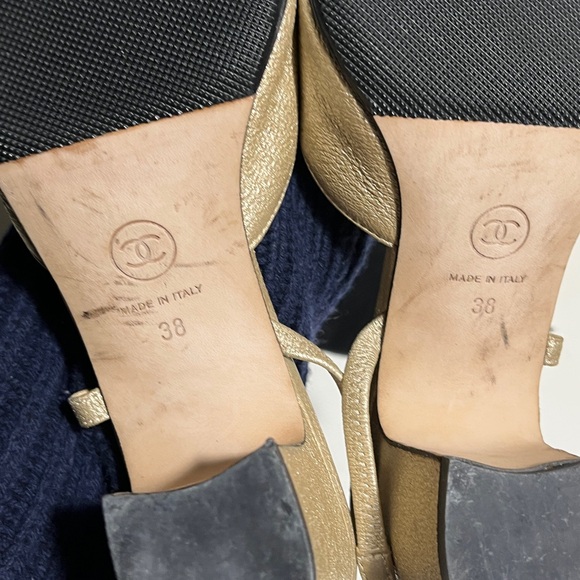 CHANEL Women's Gold and Black Slingback Heels - Picture 6 of 10